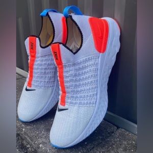 Nike Women's React Phantom Run Flyknit 2 Running Shoes